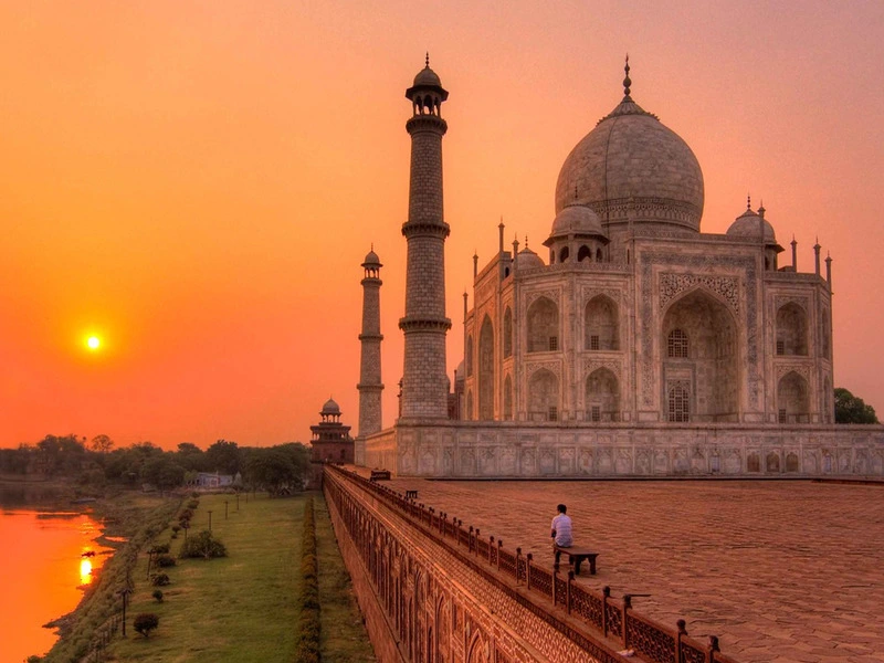 Taj Mahal Sunrise Tour from Delhi